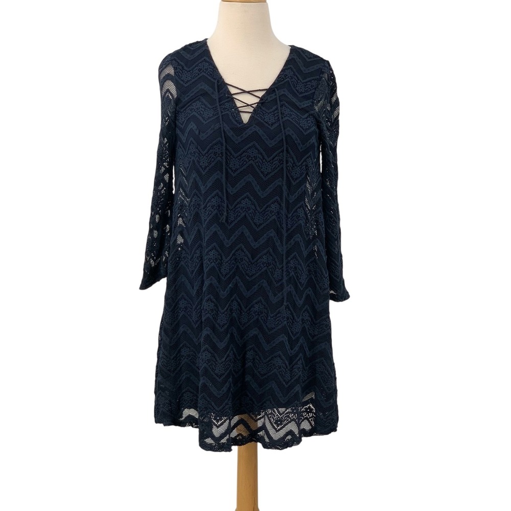 Wallflower Women's Bell Sleeve V-Neck Navy Chevron Lace Lined Dress Size S